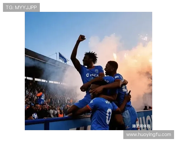 足球明星齐聚三台激情碰撞引领足球热潮新篇章 足球明星齐聚三台激情碰撞引领足球热潮新篇章